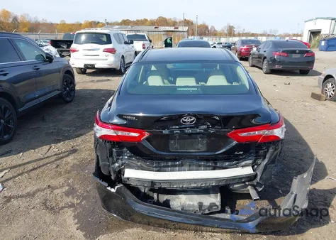 2018 Toyota Camry Le из США, поврежденный, VIN 4T1B11HK2JU674609